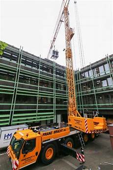 Heavy Duty Construction Crane