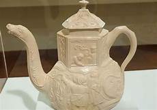 Metal Form And Cutting Plaster Molds