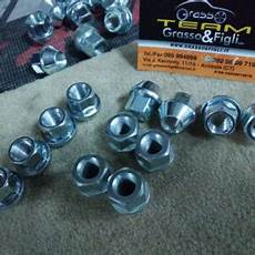 Nutlocks