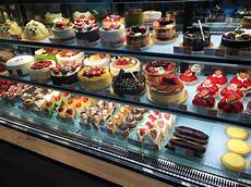 Pastry Show Cases Cooling